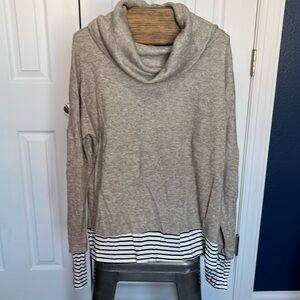 Like new lightweight cowl neck sweater